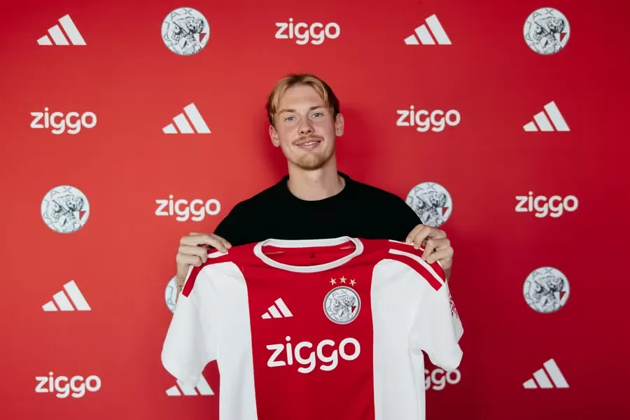 El Ajax concreta el fichaje sorpresa de Julian Brandt